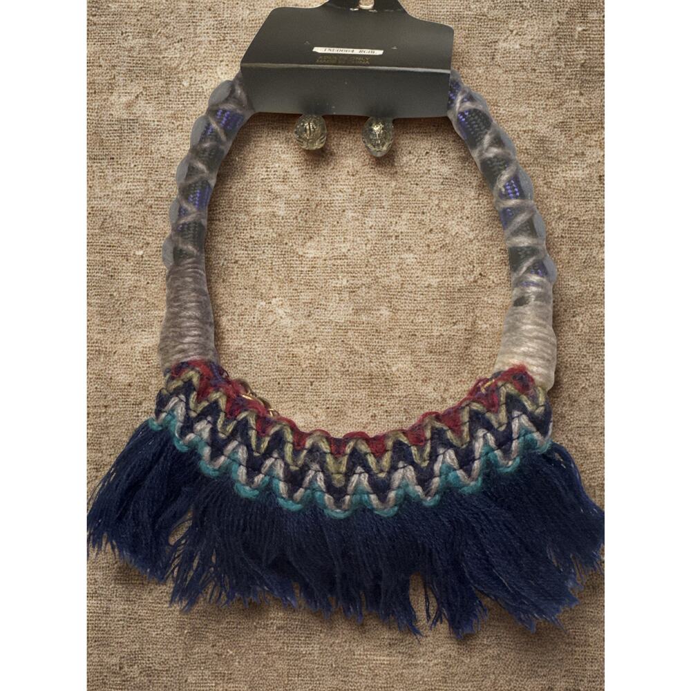 NWT MAKARLON Necklace & Earring Set!